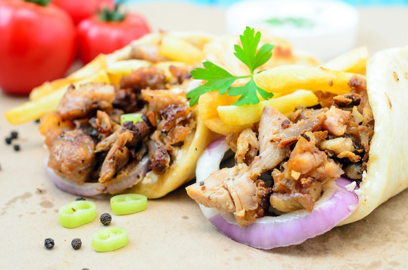 Döner im Fladenbrot mit Fleisch und Salat – Döner Kalorien im Überblick